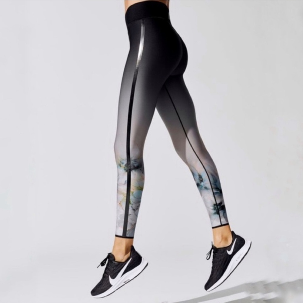 Ultracor Ultra High Aster Leggings in Fawn Print, small, excellent condition!!